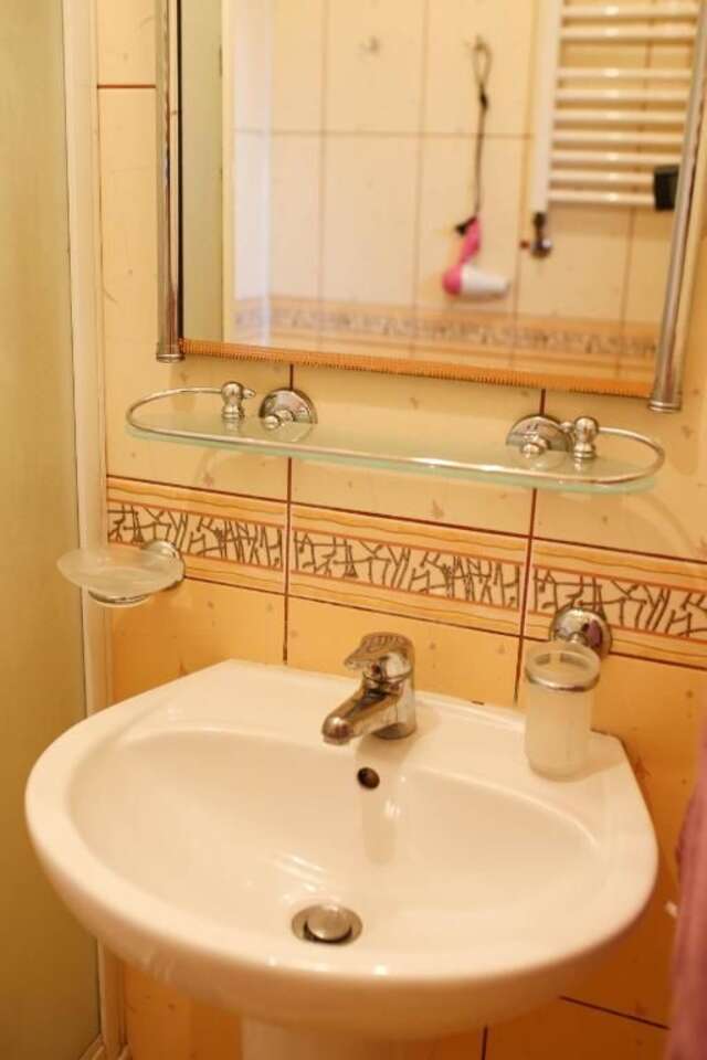 Апартаменты Apartment near St. Elizabeth Church Львов-22